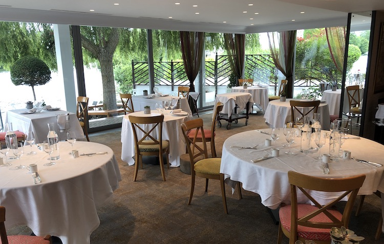 the waterside bray dining room
